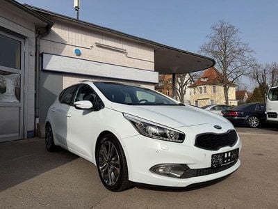 Gebraucht Kia Ceed 128 PS (94 kW) 2014 Weiß Kleinwagen