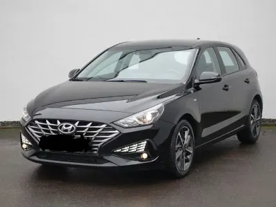 Gebraucht Hyundai i30 Trend 120 PS (88 kW) 2022 Schwarz Limousine