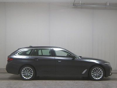 Grau Gebraucht 2020 BMW 520 Luxury Line Kombi | 28.480 € (Fairer Preis)