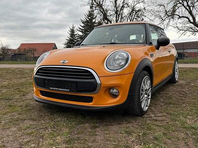 Begagnad Mini ONE 75 HK (55 kW) 2015 Orange Halvkombi
