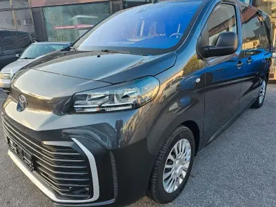 Gebraucht Toyota Proace Verso Lounge 177 PS (130 kW) 2025 Titanium gray Kombi