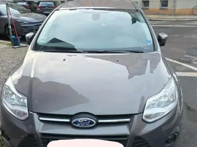 Gebraucht Ford Focus 100 PS (73 kW) 2013 Braun Kombi