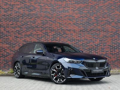 Gebraucht BMW 550e Sport Line 489 PS (359 kW) 2025 Blau Kombi