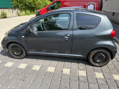 Gebraucht Toyota Aygo 69 PS (50 kW) 2006 Grau Kleinwagen