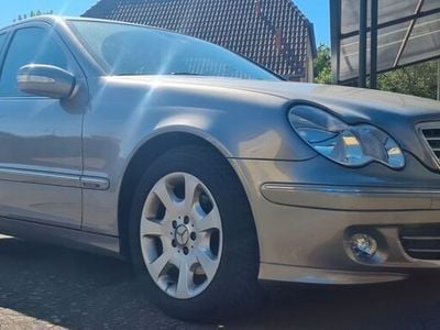 Mercedes 220