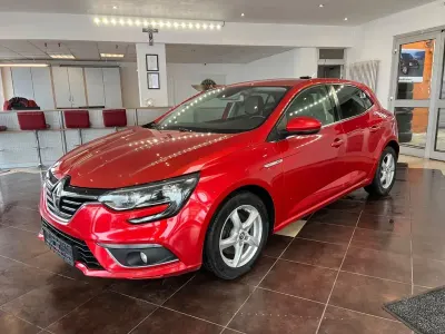 Gebraucht Renault Mégane III Bose Edition 131 PS (96 kW) 2016 Rot Limousine