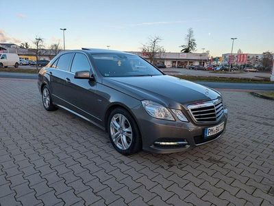 Gebraucht Mercedes E200 Avantgarde 136 PS (100 kW) 2011 Braun Limousine