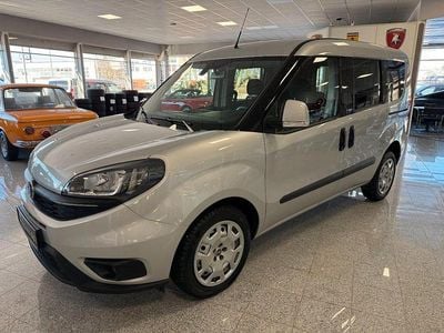 Grau Gebraucht 2022 Fiat Doblò Van / Kleinbus | 17.990 € (Fairer Preis)