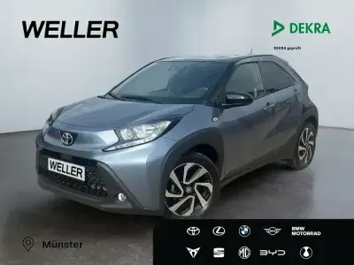 Gebraucht Toyota Aygo X Team 72 PS (52 kW) 2024 Grau SUV