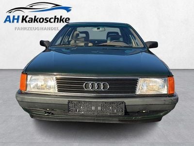 Grün Gebraucht 1990 Audi 100 Limousine | 8.990 €