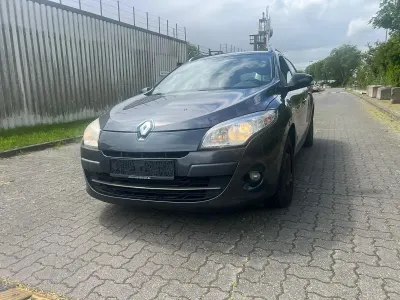 Używany Renault Mégane GrandTour 90 KM (66 kW) 2012 Szary Kombi