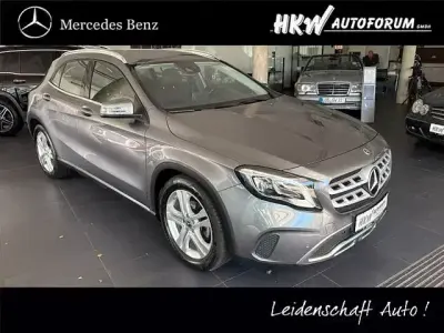 Używany Mercedes GLA180 Urban 122 KM (89 kW) 2019 Szary SUV