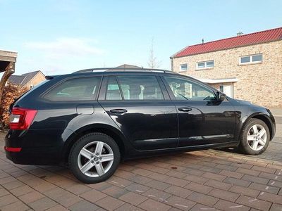 Gebraucht Skoda Octavia Elegance 150 PS (110 kW) 2015 Schwarz Kleinwagen