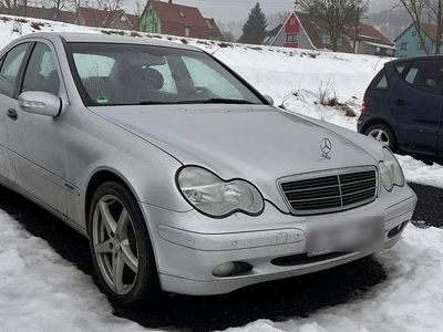 Silber Gebraucht 2003 Mercedes C180 Limousine | 3.900 €