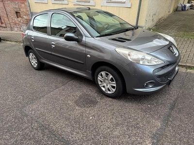 Gebraucht Peugeot 206+ 75 PS (55 kW) 2009 Grau Kleinwagen