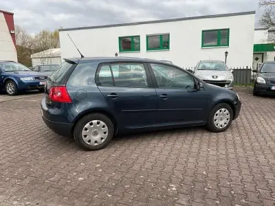 Usata VW Golf V 102 CV (75 kW) 2007 Blu Berlina