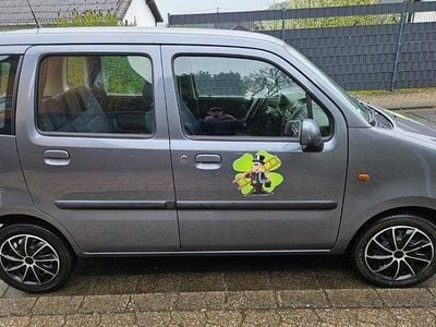 Begagnad Opel Agila 80 HK (58 kW) 2005 Grå Minibuss