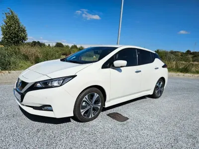 Gebraucht Nissan Leaf N-Connecta 110 kW (150 PS) 2022 Weiß Kleinwagen