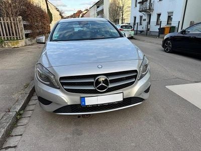 Gebraucht Mercedes A200 156 PS (114 kW) 2012 Silber Kleinwagen
