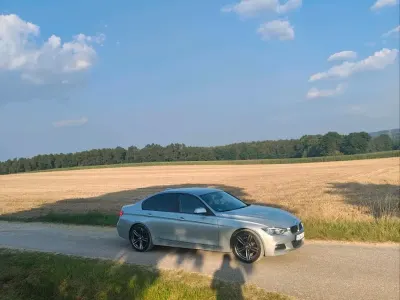 Gebraucht BMW 320 163 PS (119 kW) 2018 Silber Limousine