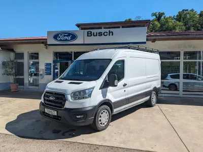 Gebraucht Ford Transit Trend 131 PS (96 kW) 2022 Weiß Limousine