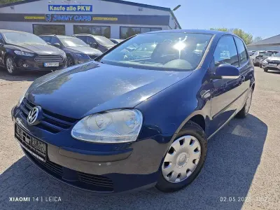 Usata VW Golf IV Trendline 75 CV (55 kW) 2004 Blu Berlina