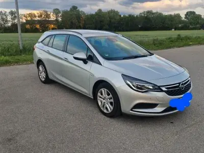 Gebraucht Opel Astra Eco 105 PS (77 kW) 2018 Silber Kombi