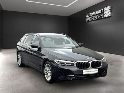 Gebraucht BMW 530e Sport Line 292 PS (214 kW) 2022 Saphirschwarz (metallic) Kombi