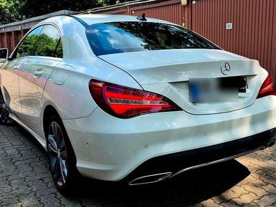 Gebraucht Mercedes CLA180 Urban 122 PS (89 kW) 2016 Weiß Limousine