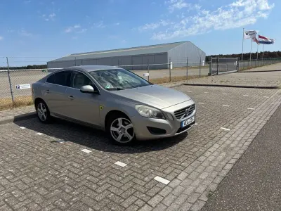 Gebraucht Volvo S60 Momentum 163 PS (119 kW) 2011 Beige Limousine