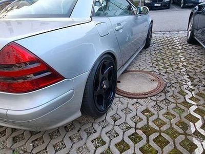 Usata Mercedes SLK230 193 CV (141 kW) 1999 Argento Cabrio