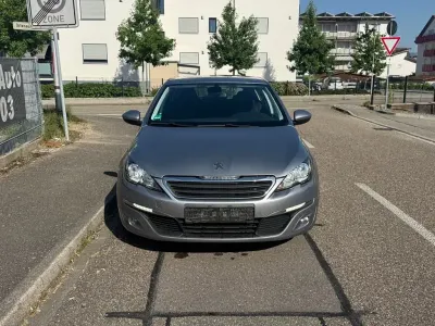 Gebraucht Peugeot 308 Active 125 PS (91 kW) 2014 Grau Limousine