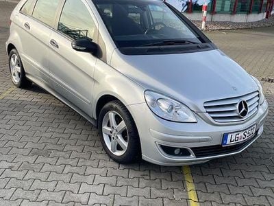 Mercedes B200