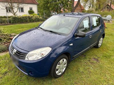 Second-hand Dacia Sandero 75 CP (55 kW) 2009 Albastru Hatchback