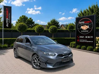 Gebraucht Kia Ceed Spirit 140 PS (102 kW) 2024 Grau Kleinwagen