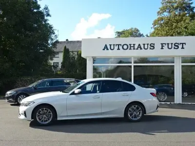 Gebraucht BMW 320 Sport Line 163 PS (119 kW) 2020 Weiß Limousine