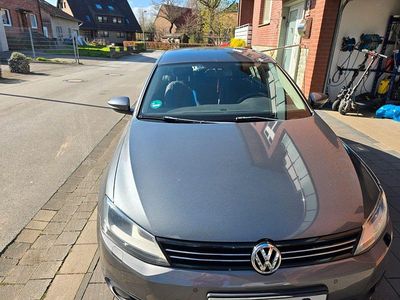 Gebraucht VW Jetta Comfortline 105 PS (77 kW) 2011 Grau Limousine