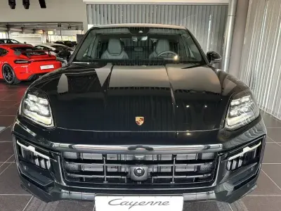 Usata Porsche Cayenne 470 CV (345 kW) 2025 Nero SUV