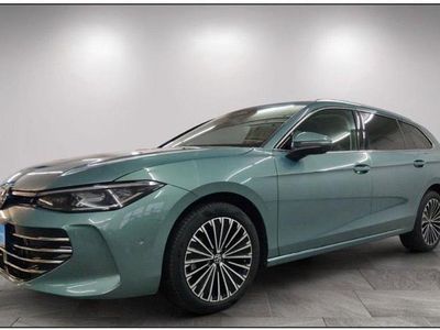 Gebraucht VW Passat Elegance 150 PS (110 kW) 2024 Grün Kombi