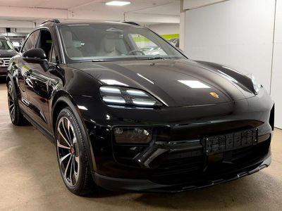 Neu Porsche Macan 300 kW (408 PS) 2025 Tiefschwarz metallic SUV
