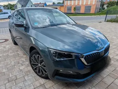 Gebraucht Skoda Scala Style 150 PS (110 kW) 2019 Grau Kleinwagen