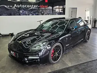 Gebraucht Porsche Panamera 460 PS (338 kW) 2019 Tiefschwarzmetallic Limousine