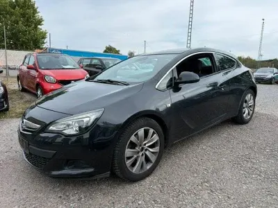 Gebraucht Opel Astra GTC Innovation 179 PS (131 kW) 2012 Schwarz Coupé