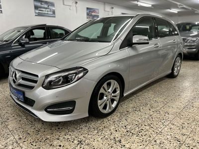 Gebraucht Mercedes B180 122 PS (89 kW) 2016 Silber Van / Kleinbus