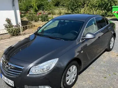 Gebraucht Opel Insignia Edition 140 PS (102 kW) 2012 Grau Limousine