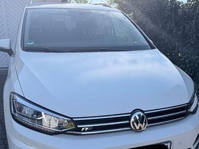 Second-hand VW Touran Highline 190 CP (139 kW) 2016 Alb Monovolum