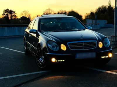 Gebraucht Mercedes E55 AMG 273 PS (200 kW) 2005 Blau Limousine