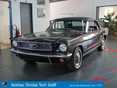 Begagnad Ford Mustang Convertible 120 HK (88 kW) 1966 Svart Cab