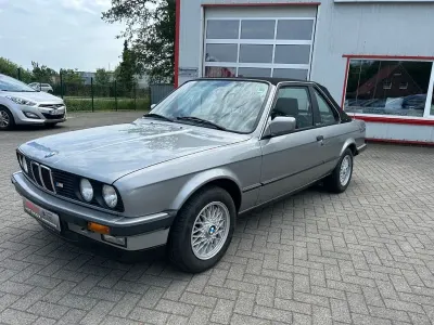 Gebraucht BMW 318 103 PS (75 kW) 1987 Silber Cabrio