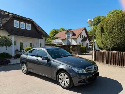 Second-hand Mercedes C200 136 CP (100 kW) 2009 Gri Berlinǎ